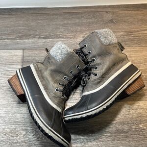 Sorel Gray and Black Winter Boots woman’s 9.5 (s23)